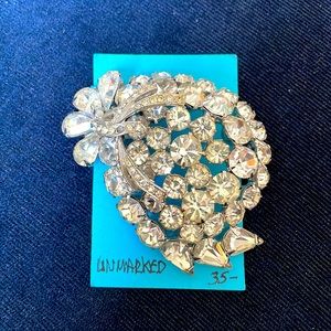 Vintage cut glass rhinestone pin brooch